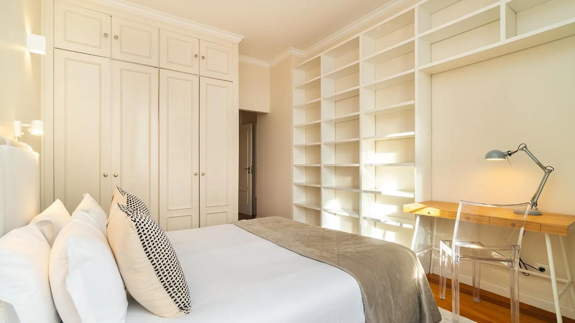 Whome Artsy Apartment In The Heart Of Chiado Lisboa